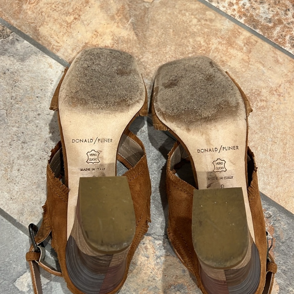 Donald Pliner Sandals Size 8 Medium - Picture 3 of 3